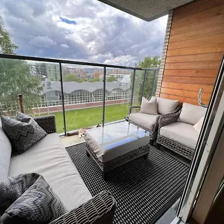 Daire Spacious In - Free Parking *